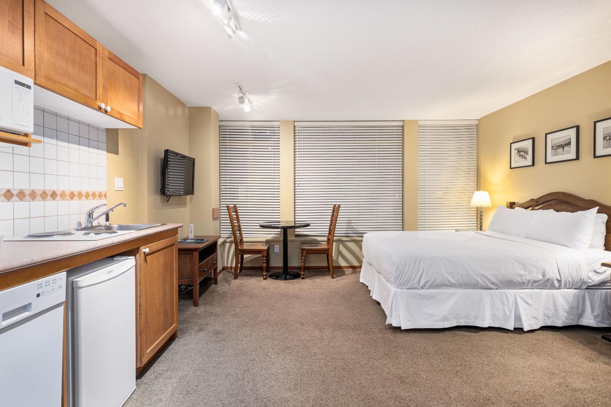 Spring Summer Special Cascade Lodge Suite Wifi 2 Hot Tubs Pool Gym Sauna Ski & Bike Storage Room Whistler Exteriör bild