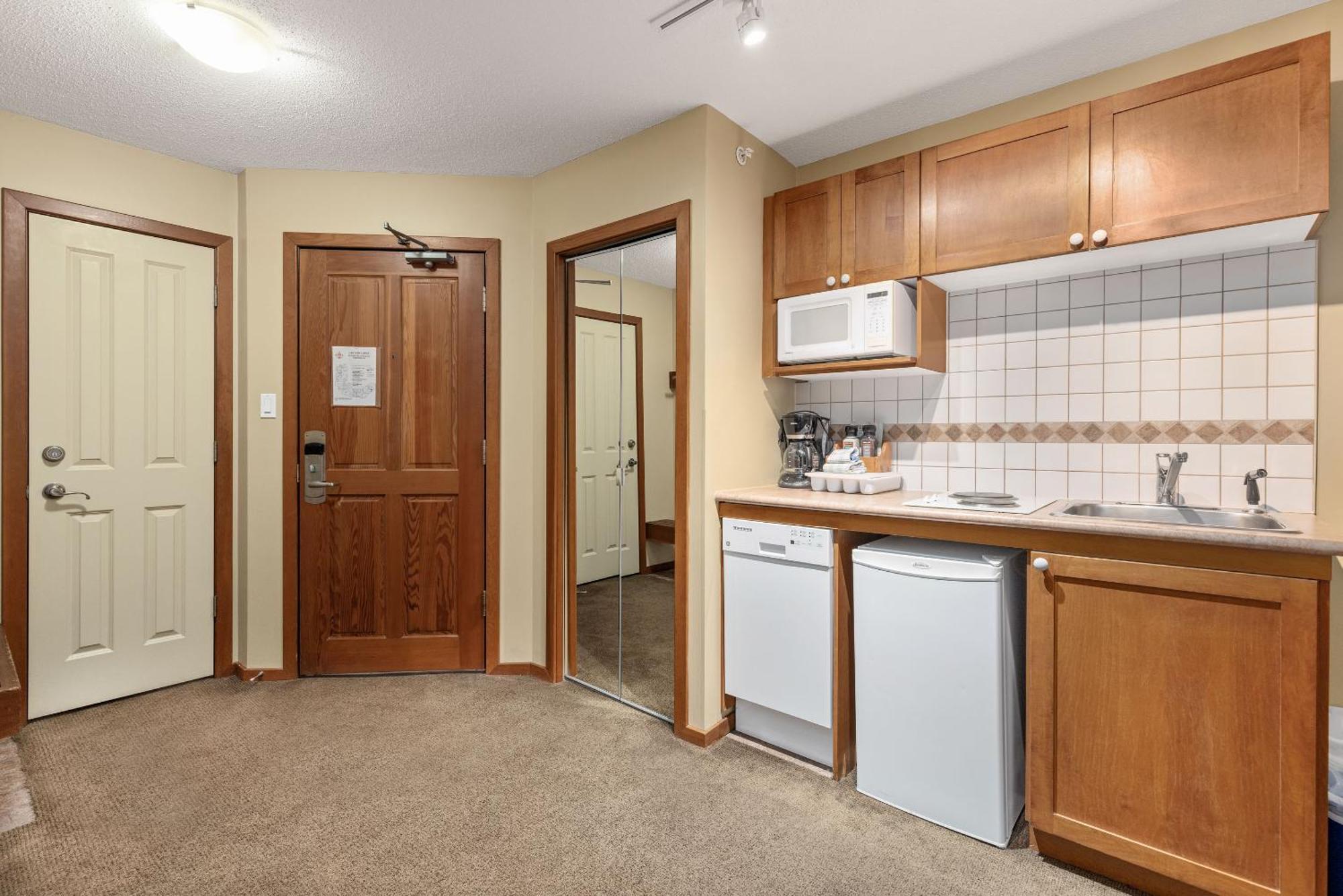 Spring Summer Special Cascade Lodge Suite Wifi 2 Hot Tubs Pool Gym Sauna Ski & Bike Storage Room Whistler Exteriör bild