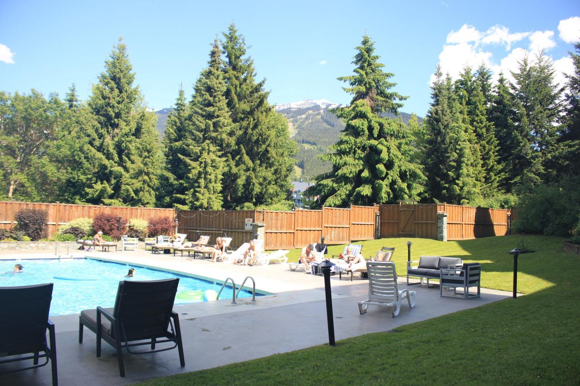 Spring Summer Special Cascade Lodge Suite Wifi 2 Hot Tubs Pool Gym Sauna Ski & Bike Storage Room Whistler Exteriör bild